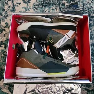 Size 13 - Jordan 33 x Travis Scott